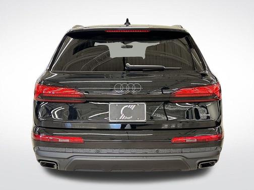 2026 Audi Q7 45 Premium