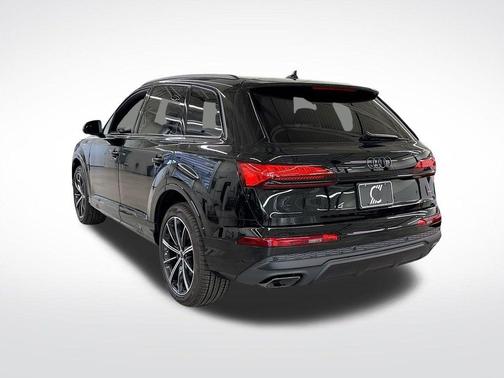 2025 Audi Q7 45 Premium Plus