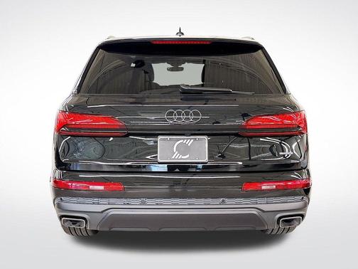2025 Audi Q7 45 Premium Plus
