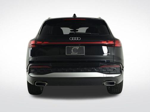 Mythos Black Metallic 2025 Audi Q5 2.0T quattro Premium