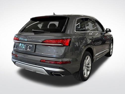 2025 Audi Q7 55 Premium Plus