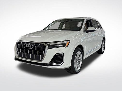 2025 Audi Q7 45 Premium Plus
