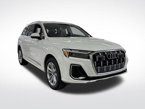 2025 Audi Q7 45 Premium Plus