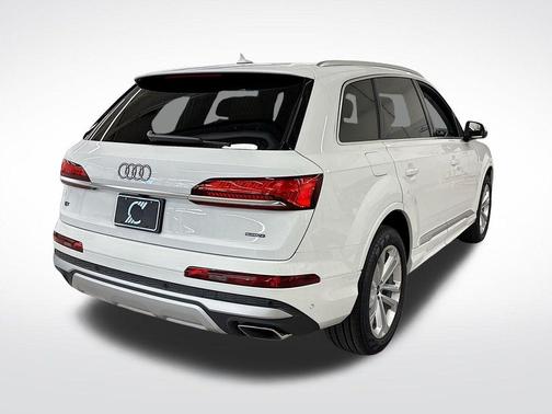 2025 Audi Q7 45 Premium Plus