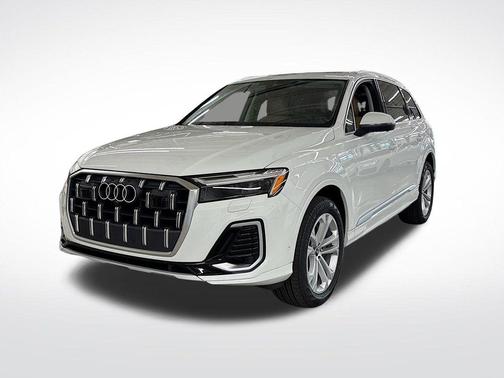 2025 Audi Q7 45 Premium Plus