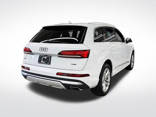 2025 Audi Q7 55 Premium Plus
