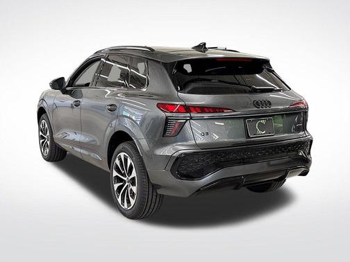 Daytona Gray Pearl 2026 Audi Q3 S line