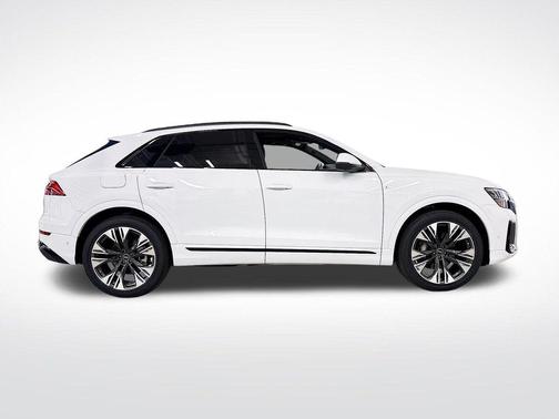 2025 Audi Q8 55 Premium