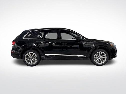 2025 Audi Q7 45 Premium Plus