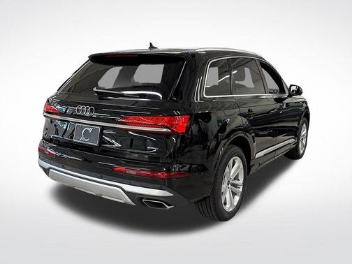 2025 Audi Q7 45 Premium Plus