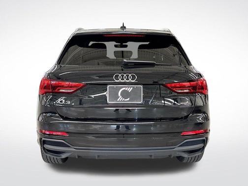 2024 Audi Q3 45 S line Premium