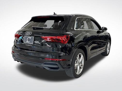 2024 Audi Q3 45 S line Premium
