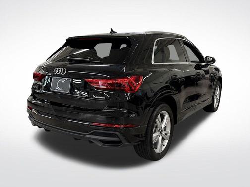 2024 Audi Q3 45 S line Premium