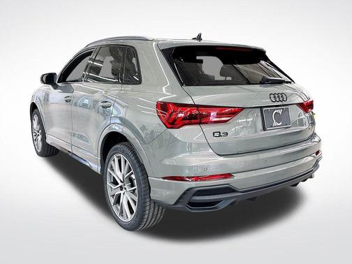 2025 Audi Q3 45 S line Premium