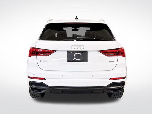 2022 Audi Q3 45 S line Premium