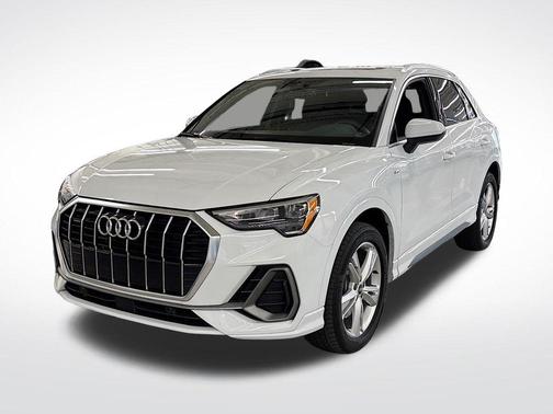 2022 Audi Q3 45 S line Premium