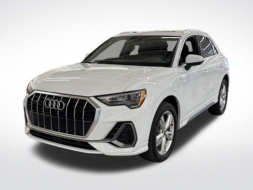 2022 Audi Q3 45 S line Premium