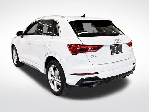 2022 Audi Q3 45 S line Premium