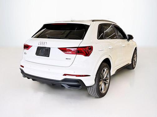 2025 Audi Q3 45 S line Premium