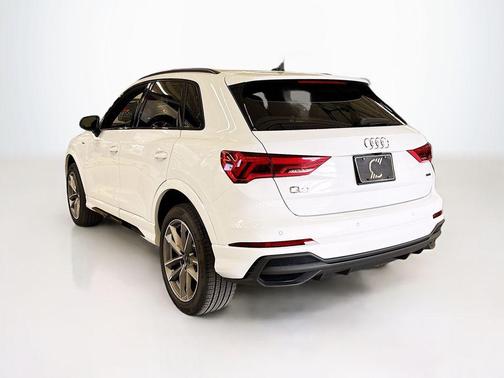 2025 Audi Q3 45 S line Premium