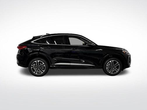 Mythos Black Metallic 2026 Audi Q5 Sportback