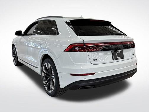 2025 Audi Q8 55 Premium