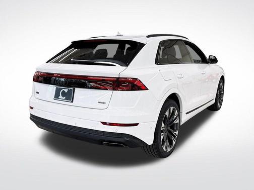2025 Audi Q8 55 Premium
