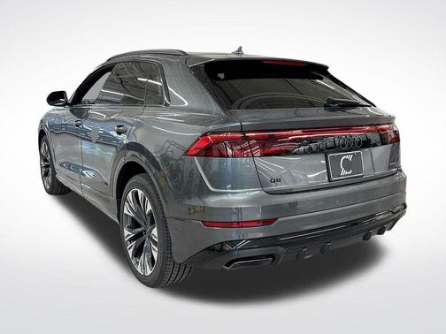 2025 Audi Q8 55 Premium