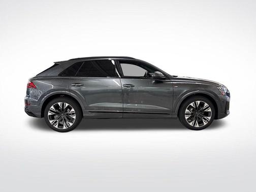 2025 Audi Q8 55 Premium