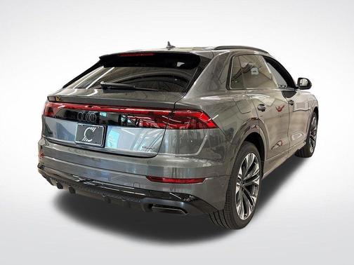 2025 Audi Q8 55 Premium
