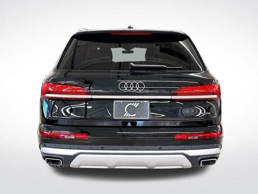 2025 Audi Q7 45 Premium Plus