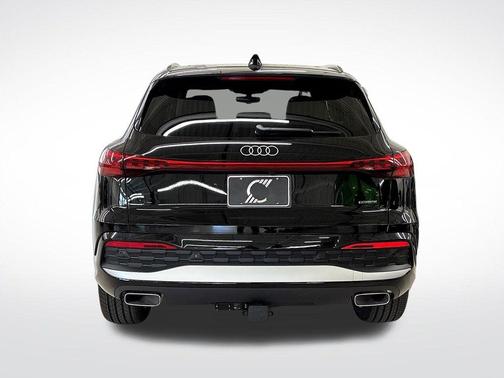 Mythos Black Metallic 2026 Audi Q5 PLUS