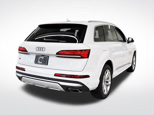 2025 Audi Q7 55 Premium Plus