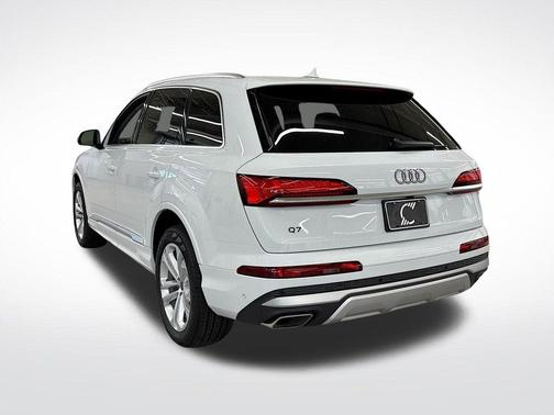 2025 Audi Q7 55 Premium Plus
