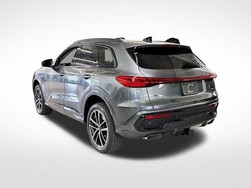Daytona Gray Pearl 2026 Audi Q5 PLUS