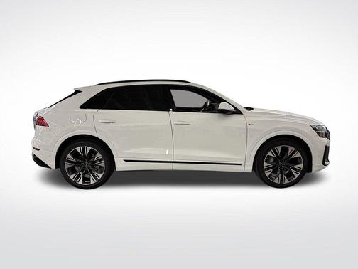 2025 Audi Q8 55 Premium