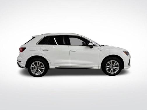 Arkona White 2025 Audi Q3 45 S line Premium