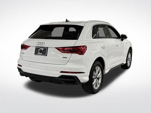 Arkona White 2025 Audi Q3 45 S line Premium