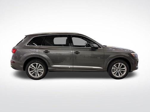 2025 Audi Q7 45 Premium Plus