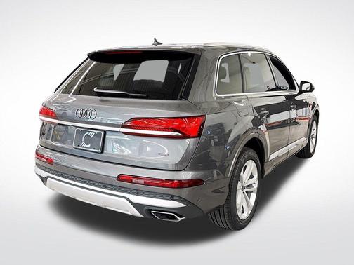 2025 Audi Q7 45 Premium Plus