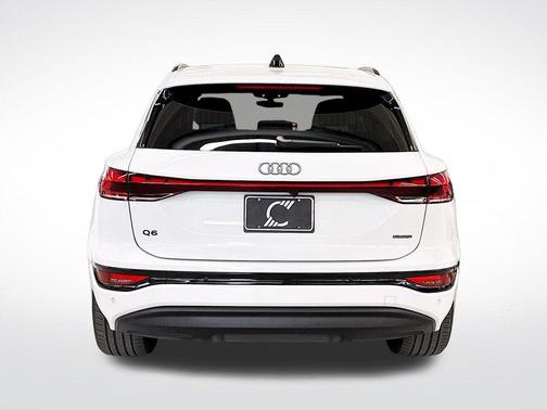 Glacier White Metallic 2025 Audi Q6 e-tron Premium