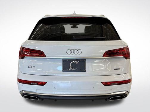 2025 Audi Q5 45 S line quattro Premium
