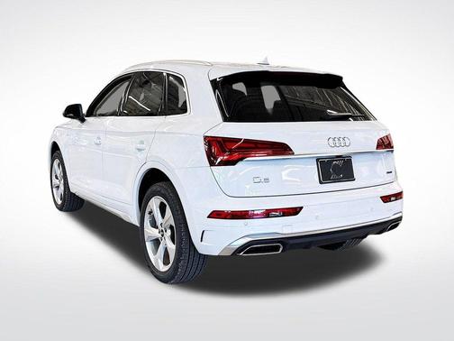 2025 Audi Q5 45 S line quattro Premium