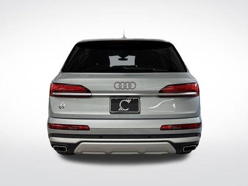 2025 Audi Q7 45 Premium Plus