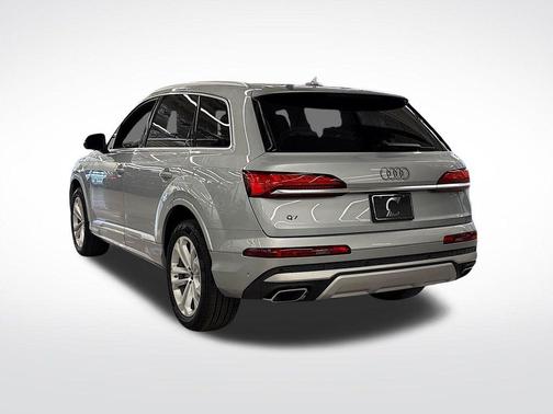 2025 Audi Q7 45 Premium Plus