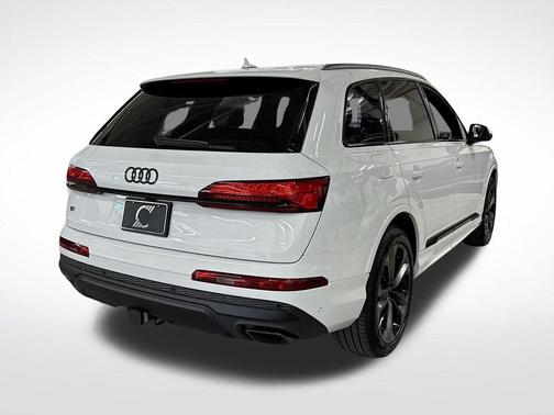 2025 Audi Q7 55 Premium Plus
