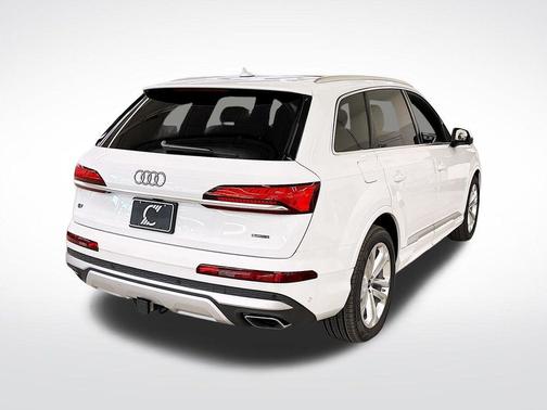 2025 Audi Q7 55 Premium Plus