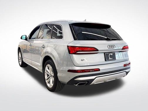 2025 Audi Q7 45 Premium Plus