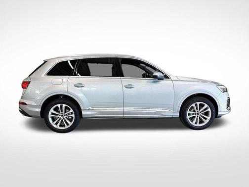 2025 Audi Q7 45 Premium Plus