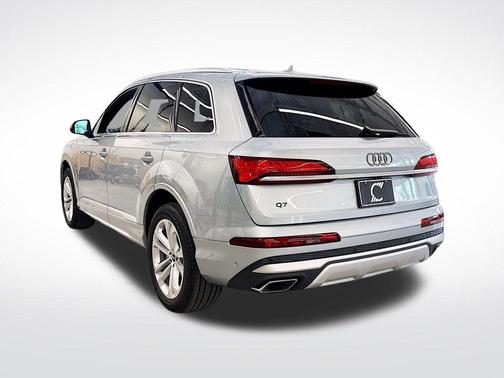 2025 Audi Q7 45 Premium Plus